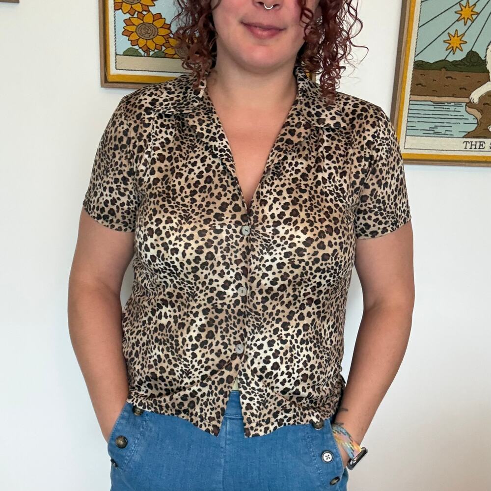 Vintage y2k modern edge cheetah print button up shirt Large